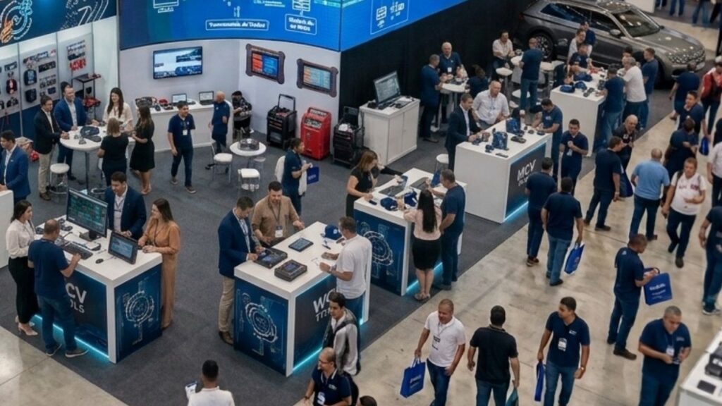 Estande institucional da WCV Tools na feira Expo Peças 2026 exibindo scanners Autel e Topdon.